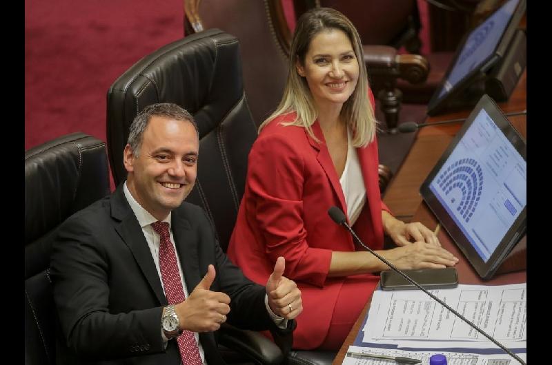 Carlolina Losada intentoacute defender a Manuel Adorni y un chimentero la dejoacute sin palabras