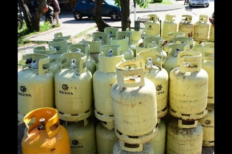 De cuaacutento seraacute el reintegro para la compra de garrafas sociales que fijoacute el Gobierno