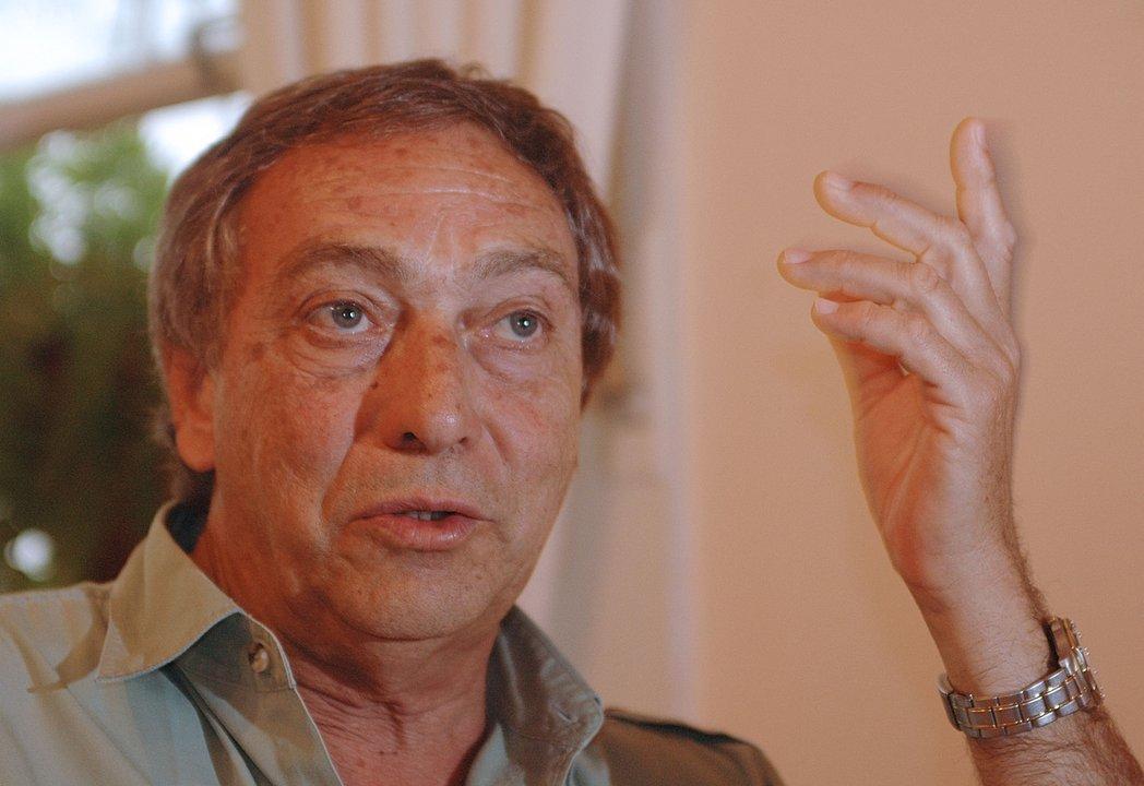 De que club era socio vitalicio Luis Brandoni