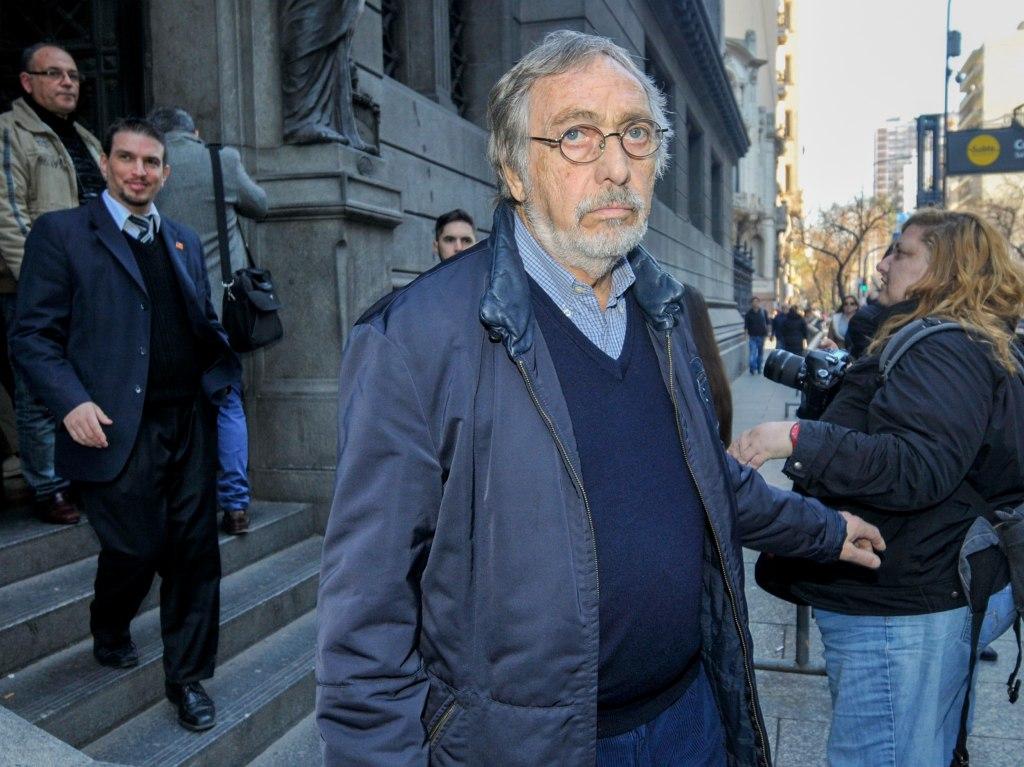 Del escenario a la poliacutetica- la militancia gremial de Brandoni su pertenencia radical y el paso por el Congreso 