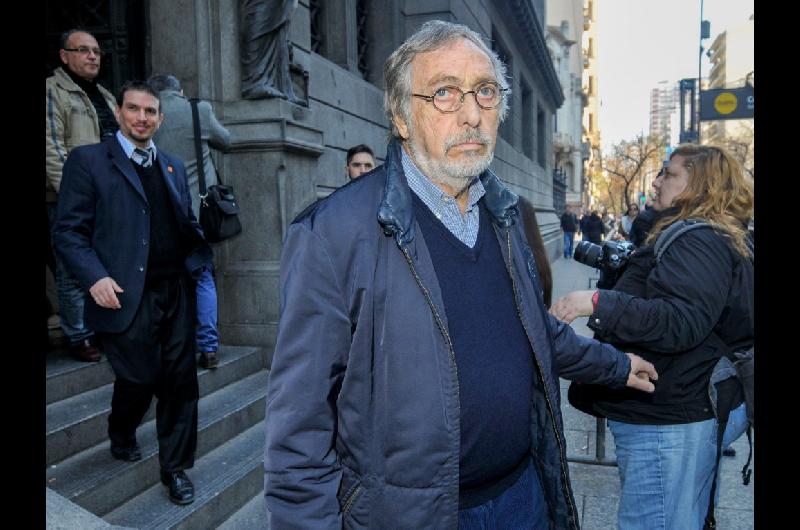 Del escenario a la poliacutetica- la militancia gremial de Brandoni su pertenencia radical y el paso por el Congreso 