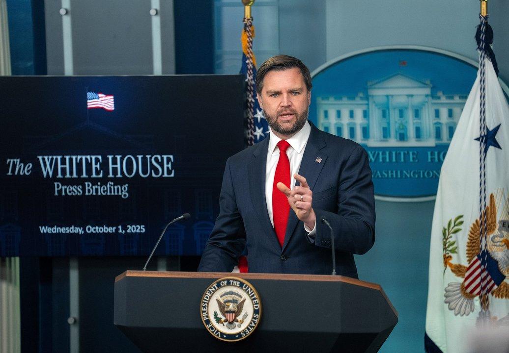 JD Vance viaja a Pakistaacuten para negociar la paz pero Iraacuten todaviacutea no confirmoacute su presencia