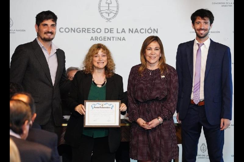 Noticias Argentinas volvioacute a ganar el premio Parlamentario en la categoriacutea agencias y portales