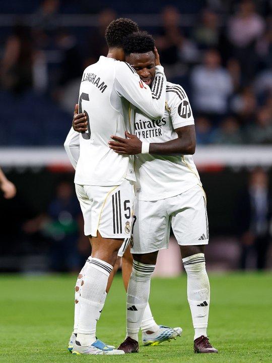 El Real Madrid le ganoacute al Alaveacutes y se mantiene en la lucha por LaLiga