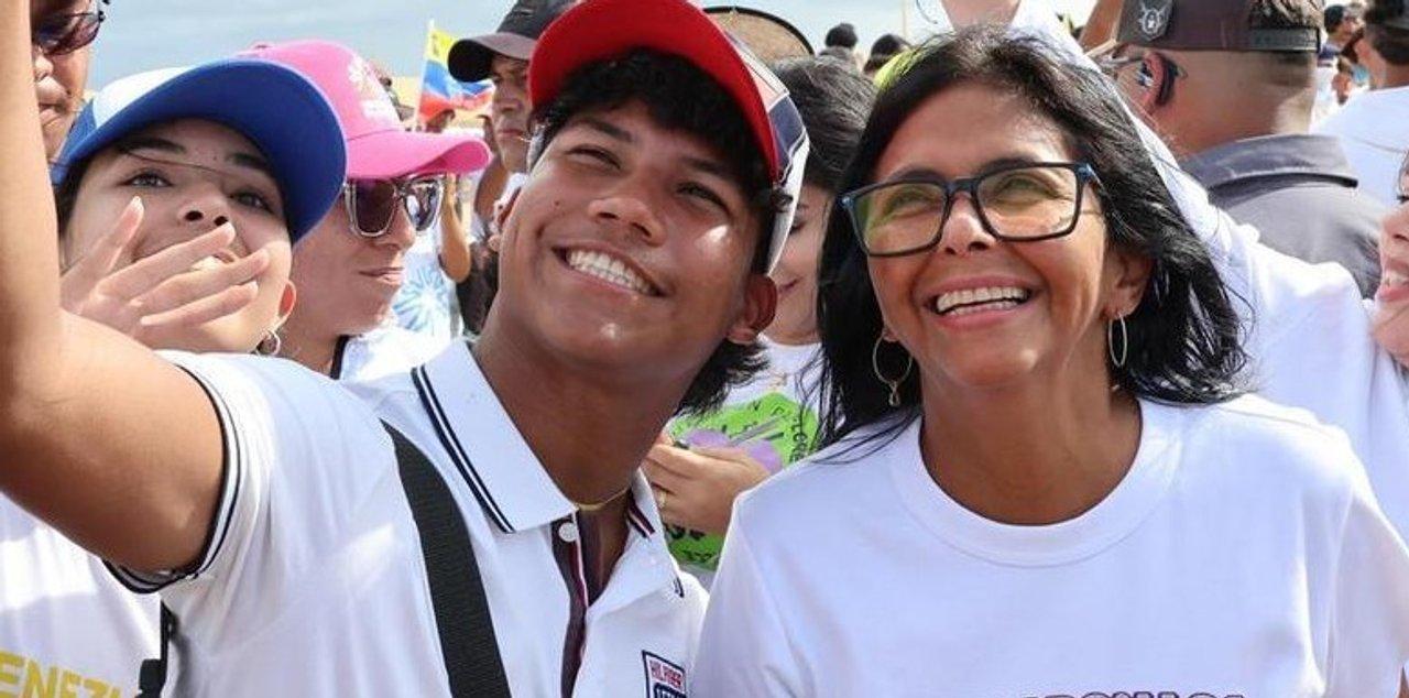 Delcy Rodriacuteguez encabezoacute una marcha nacional contra las sanciones de Estados Unidos
