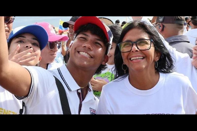 Delcy Rodriacuteguez encabezoacute una marcha nacional contra las sanciones de Estados Unidos