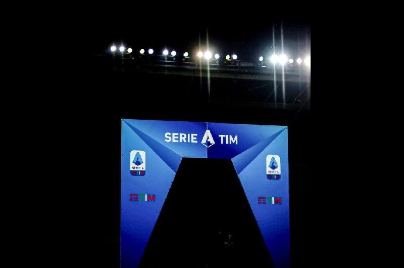 Escaacutendalo en Europa- una trama de lujo drogas y fiestas VIP que involucra a futbolistas de la Serie A