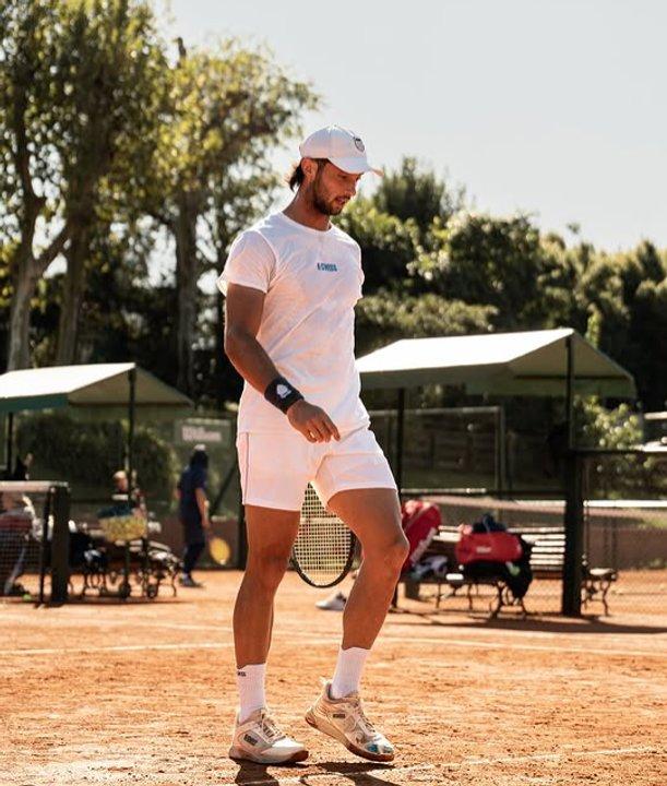 Thiago Tirante Francisco Comesantildea y Solana Sierra ponen primera en el Masters 1000 de Madrid