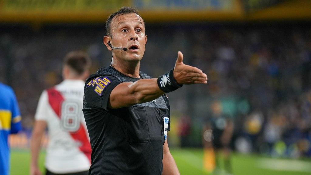 La AFA ratificoacute a Herrera y Paletta tras la poleacutemica del Superclaacutesico