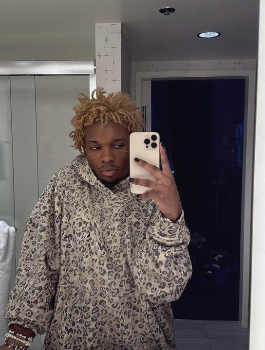 D4vd acusado de asesinato por la muerte de una adolescente se declara inocente