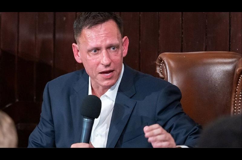 Quieacuten es Peter Thiel el poderoso magnate tech que se reuniraacute con Milei en la Casa Rosada