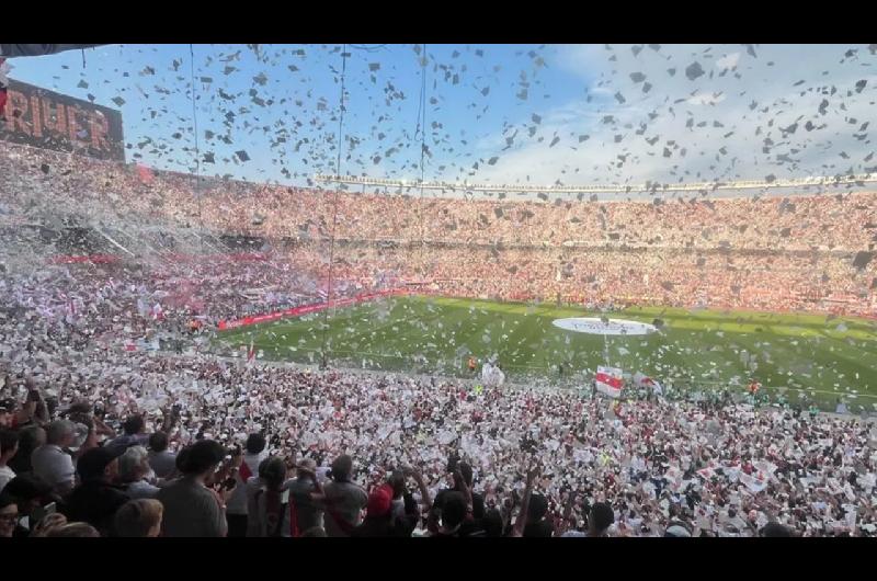 Luego del Superclaacutesico prohibieron la utilizacioacuten de papeles para lanzar en las tribunas