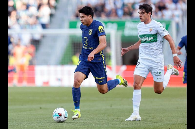 Nico Gonzaacutelez marcoacute dos veces para el Atleacutetico de Madrid pero el Elche lo remontoacute en La Liga