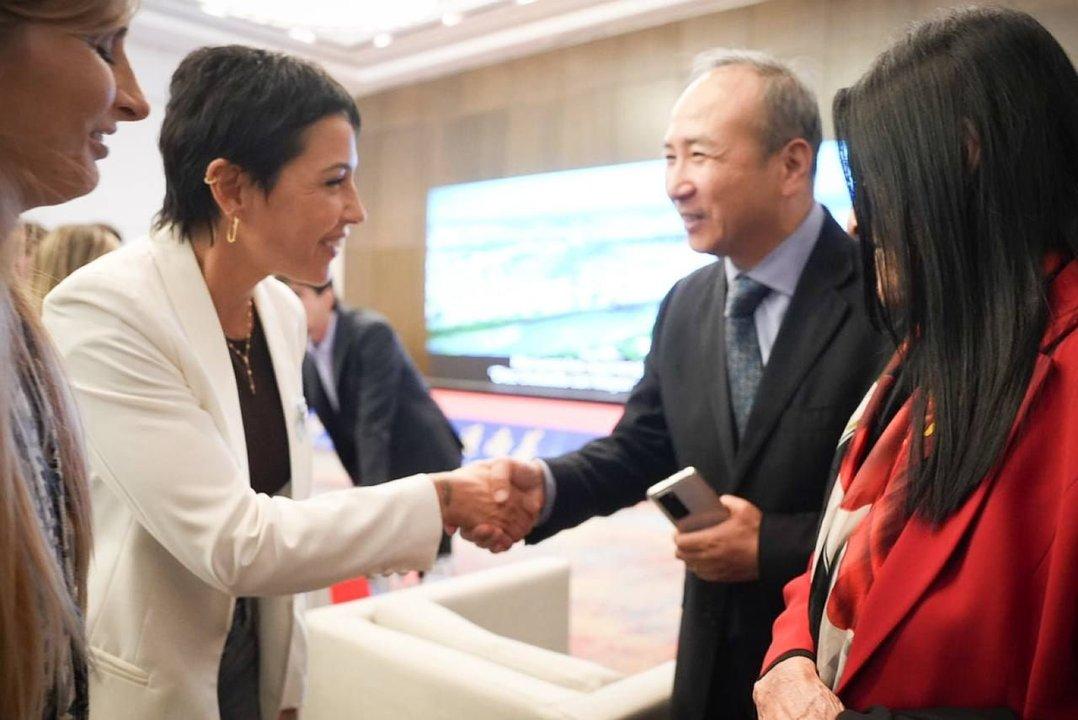 Mayra Mendoza destacoacute la cooperacioacuten con China y cuestionoacute la poliacutetica exterior nacional