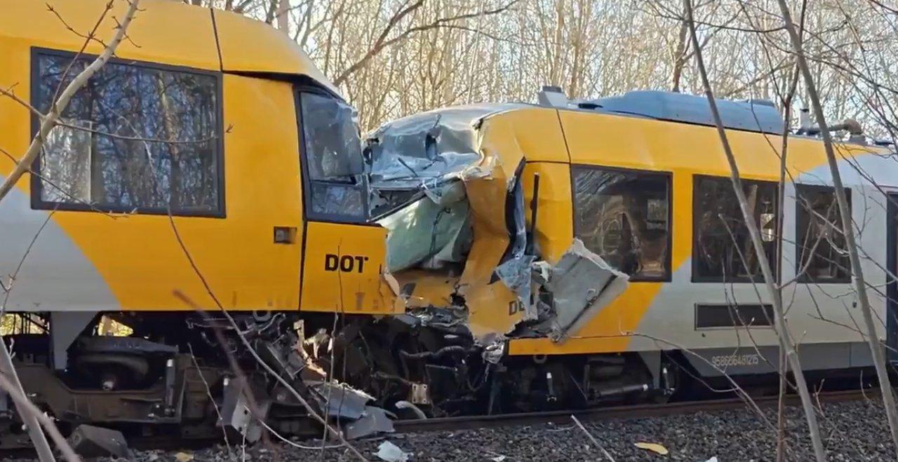 Choque frontal de trenes en Dinamarca- cuatro heridos en estado criacutetico