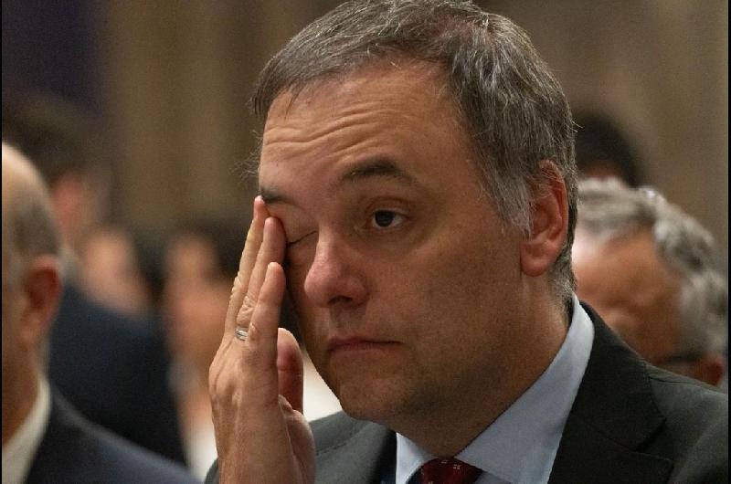 Piden archivar la denuncia por el viaje de la esposa de Manuel Adorni en avioacuten oficial