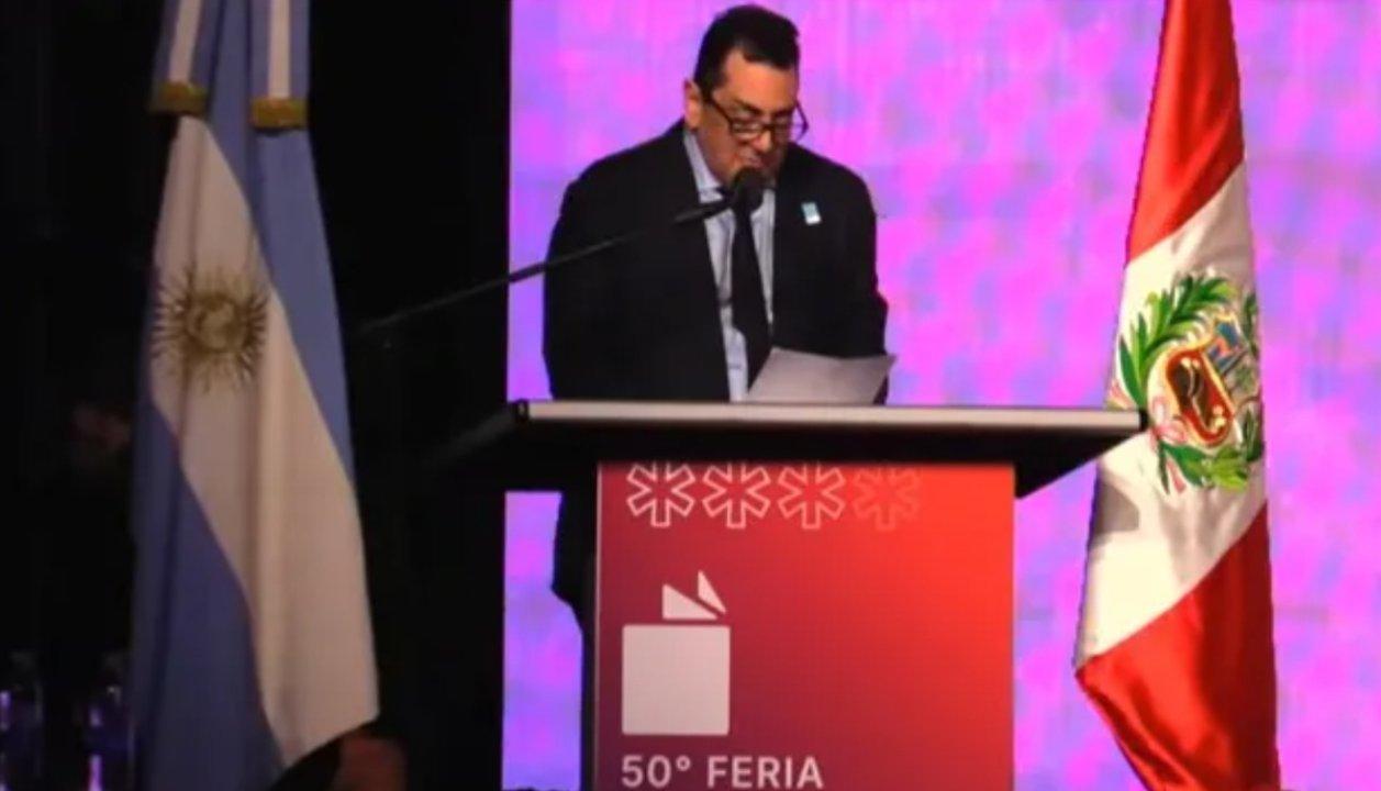 Tensioacuten en la Feria del Libro- fuertes abucheos durante el discurso de Leonardo Cifelli