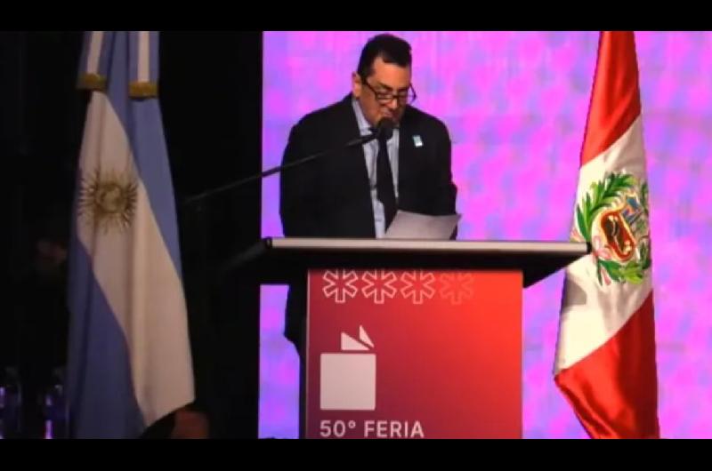 Tensioacuten en la Feria del Libro- fuertes abucheos durante el discurso de Leonardo Cifelli