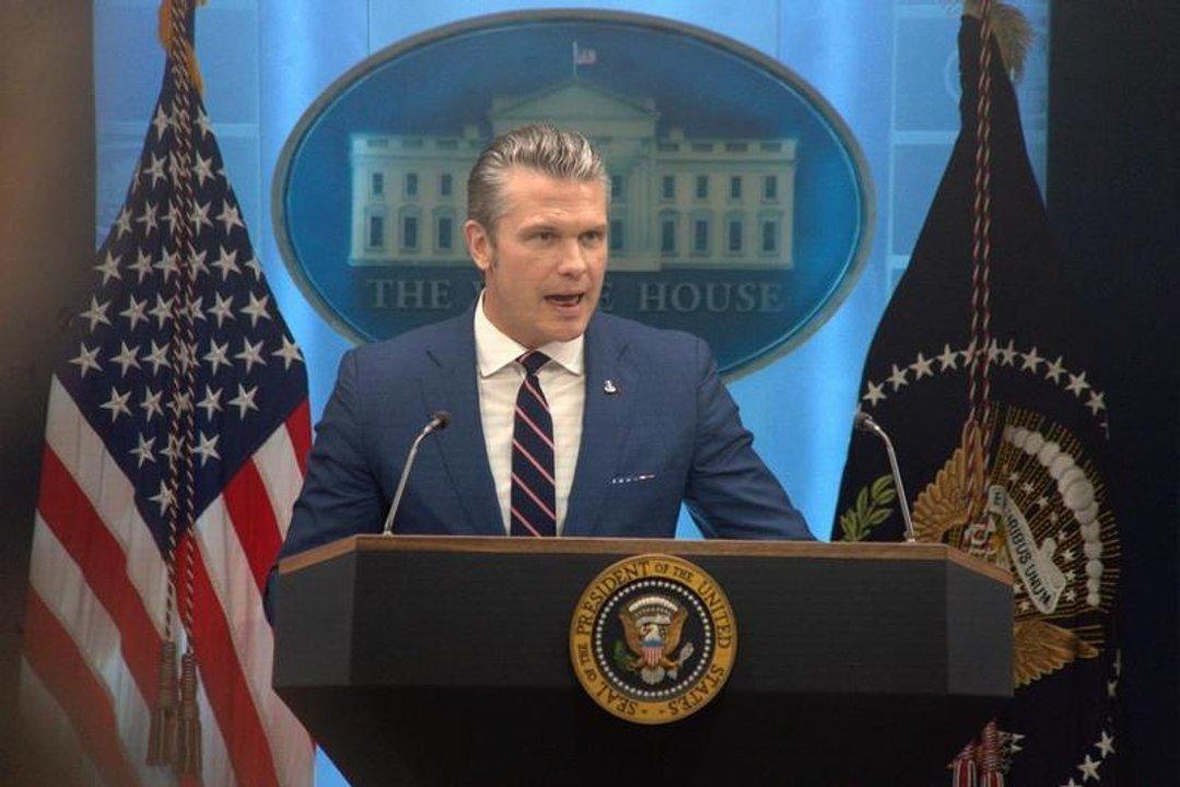 Estados Unidos intensifica el bloqueo naval a Iraacuten- ldquoNadie navega sin el permiso de nuestra Armadardquo