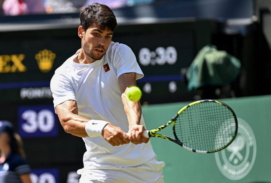 Conmocioacuten en el tenis- Alcaraz confirmoacute que no jugaraacute Roland Garros