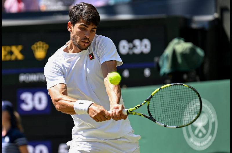 Conmocioacuten en el tenis- Alcaraz confirmoacute que no jugaraacute Roland Garros