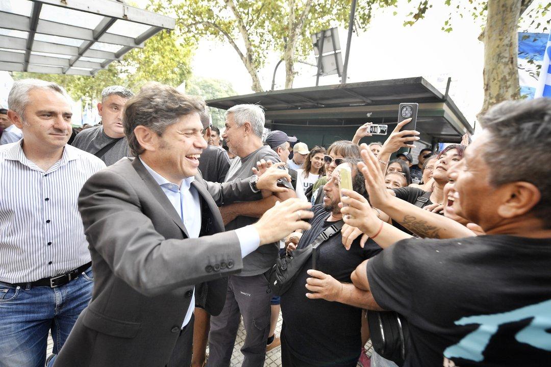 Kicillof estrenoacute la presidencia del PJ bonaerense en medio del fuego amigo de La Caacutempora