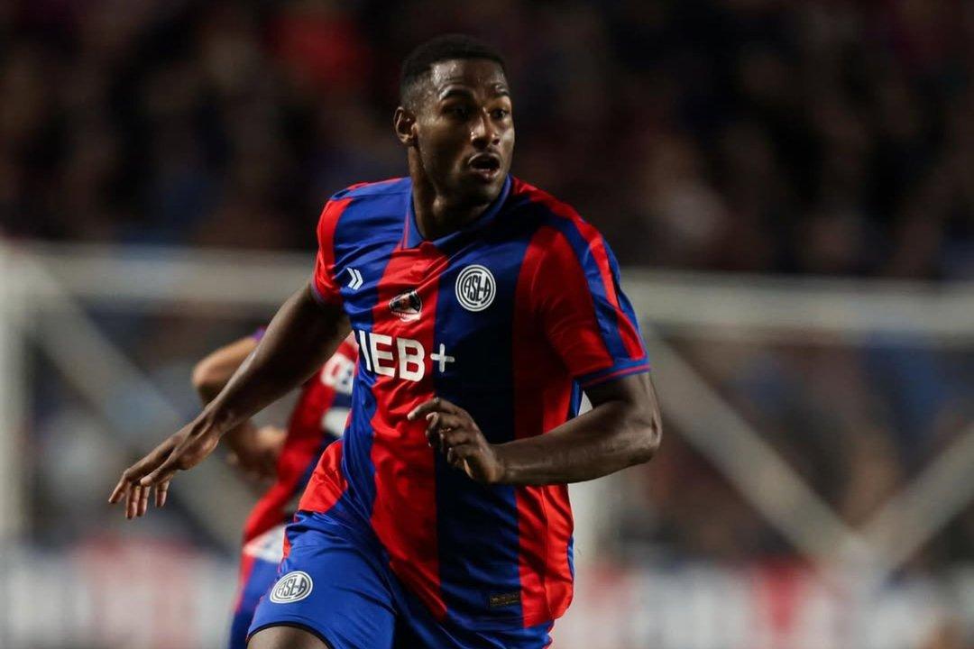 Romantildea valoroacute el triunfo ante Platense y calentoacute la previa ante Santos- ldquoSi toca meterle a Neymar le vamos a meterrdquo