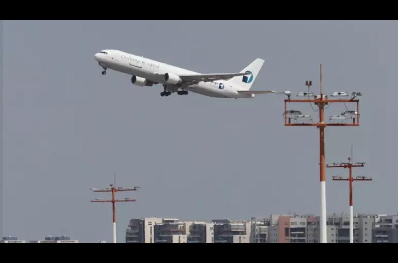 Iraacuten restablece sus conexiones aeacutereas internacionales tras dos meses de conflicto