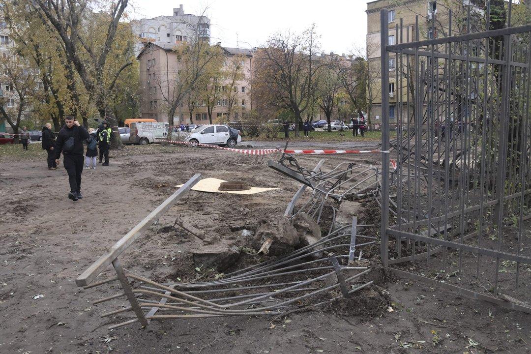 Nueve muertos por ataques rusos en Ucrania Zelenski reclamoacute maacutes sanciones contra Moscuacute