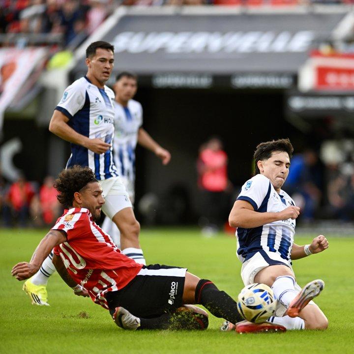 Estudiantes de La Plata empatoacute con Talleres de Coacuterdoba y recuperoacute el liderazgo de la Zona A del Torneo Apertura