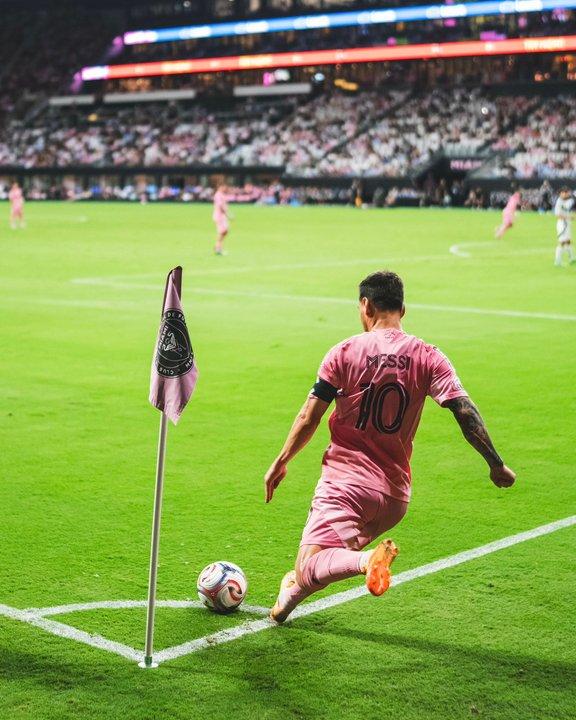 Inter Miami empatoacute ante New England con un Messi apagado y gol argentino de Berterame