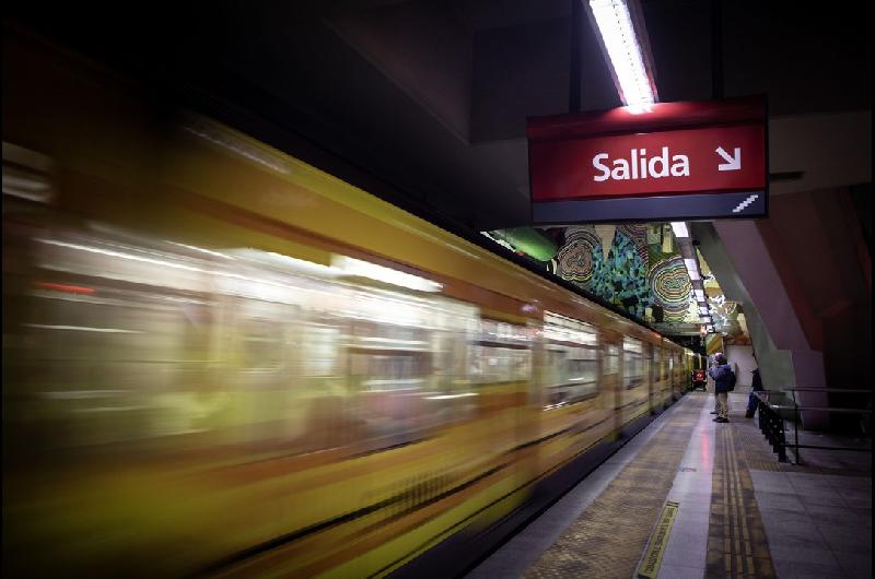 Metrodelegados levantaraacuten molinetes en reclamo por la reincorporacioacuten de una empleada que denuncioacute acoso sexual
