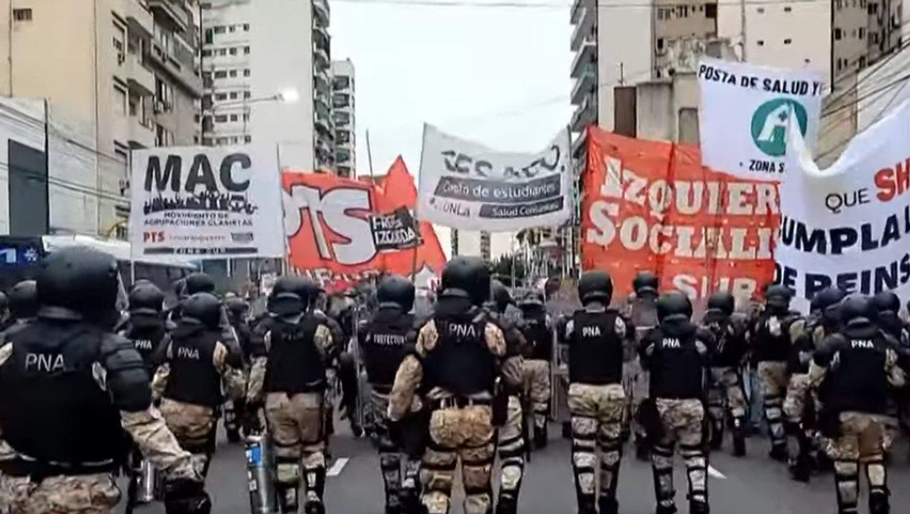 Lunes de manifestaciones- iquestCuaacuteles son los sectores que realizan paros en el comienzo de la semana