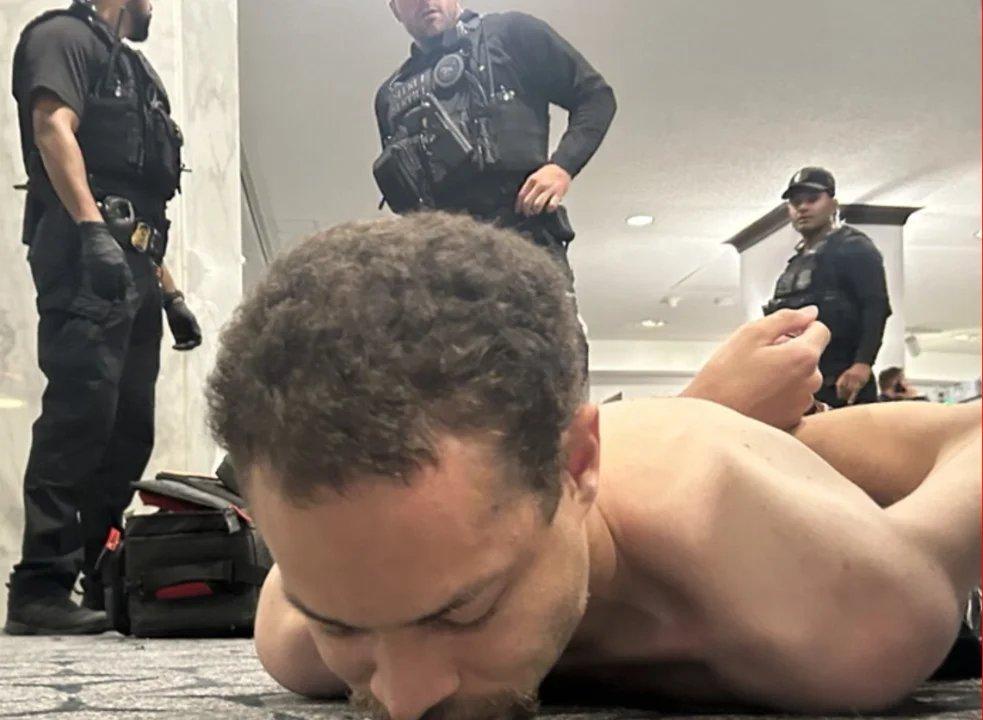 Atentado en Washington- acusan formalmente al sospechoso de intentar asesinar a Trump en una cena