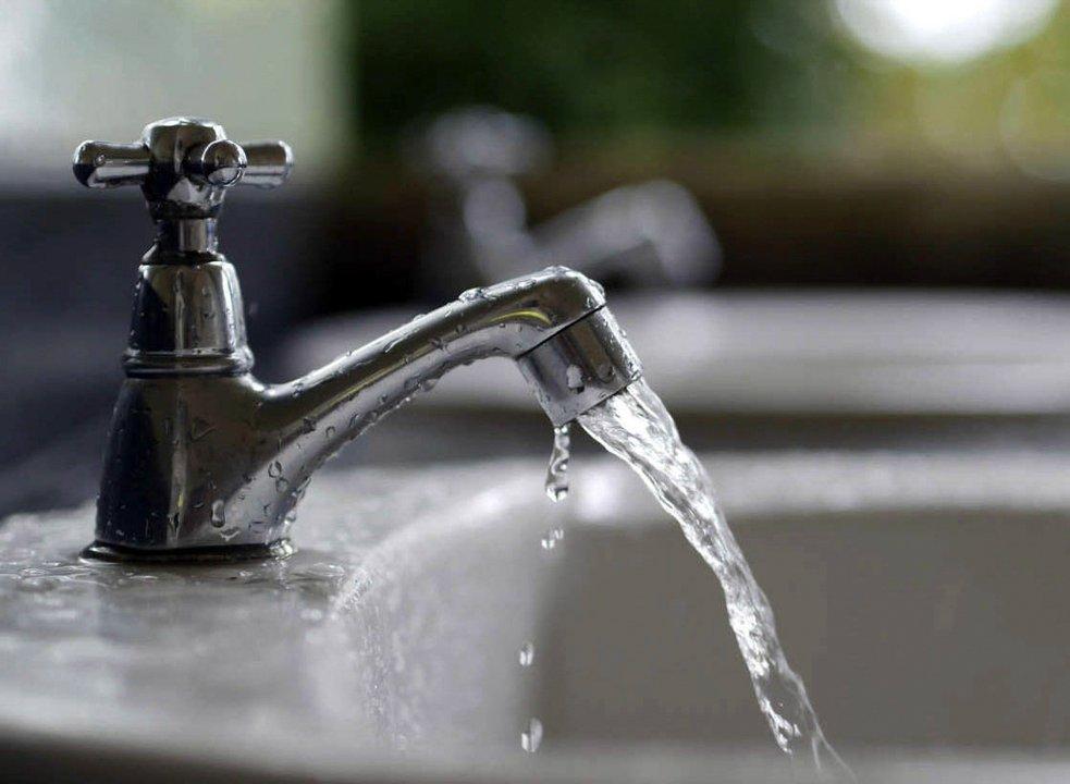 Tarifas de AySA- cuaacutento es el liacutemite de aumento mensual fijado por el Gobierno