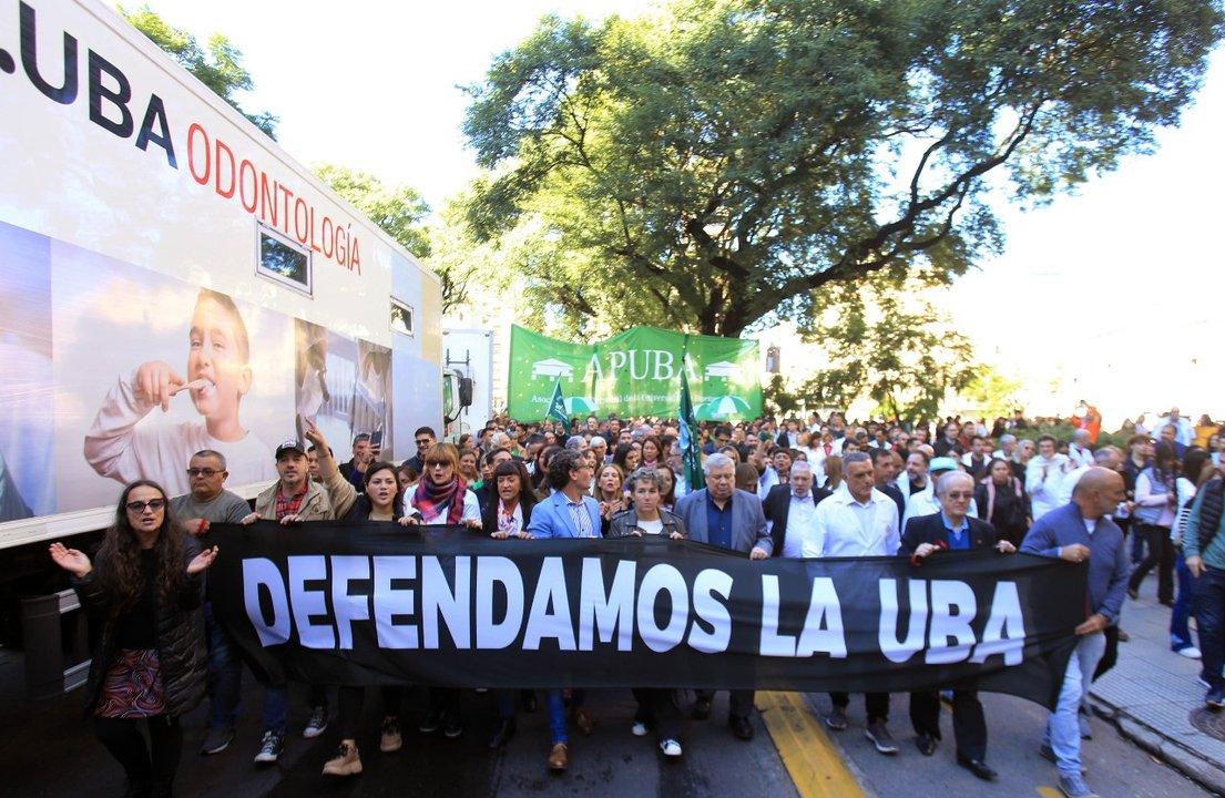 Bancarios y universitarios de paro contra las poliacuteticas del Gobierno Nacional