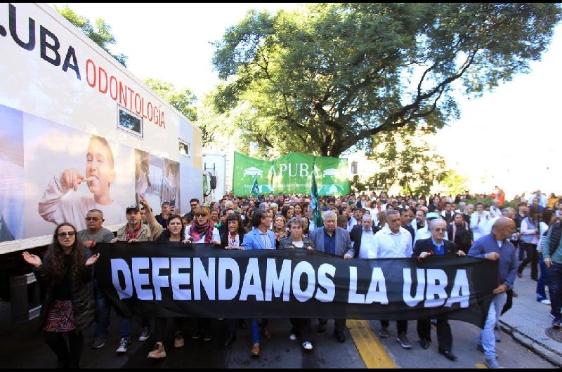 Bancarios y universitarios de paro contra las poliacuteticas del Gobierno Nacional