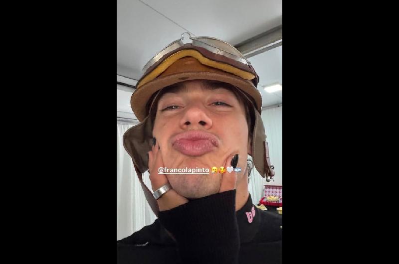 Franco Colapinto y Maia Reficco a los besos en Buenos Aires