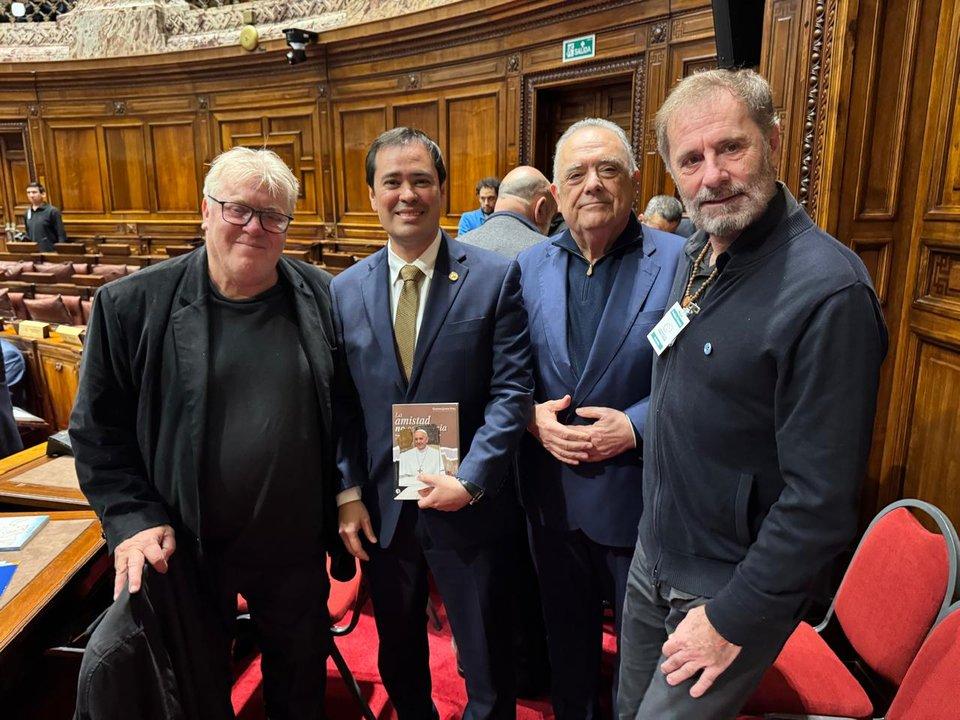 El Parlasur rindioacute homenaje al Papa Francisco en Montevideo