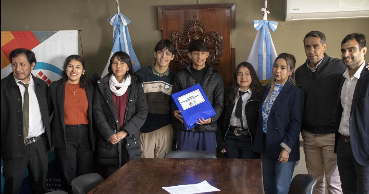 Concejales estudiantiles entregaron proyectos a los ediles capitalinos