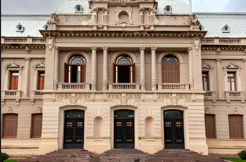 Conforme previsiones de la Ley 2995 Fiscaliacutea de Estado protege las tierras de la Provincia