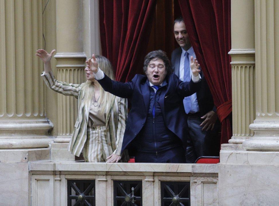 #128308 Manuel Adorni expone en Diputados con Milei en el palco EN VIVO