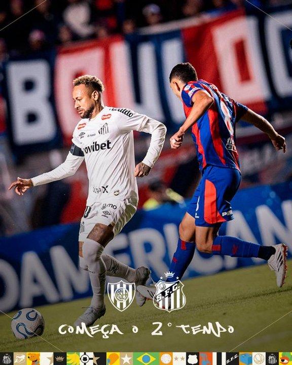 El posteo de Neymar ante el carintildeo recibido por el puacuteblico de San Lorenzo