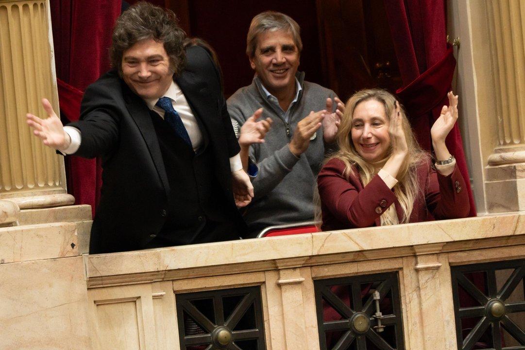 Lo que se vio y lo que no se vio del ldquoAdornipaloozardquo- los balcones militantes el aplausoacutemetro y los insultos