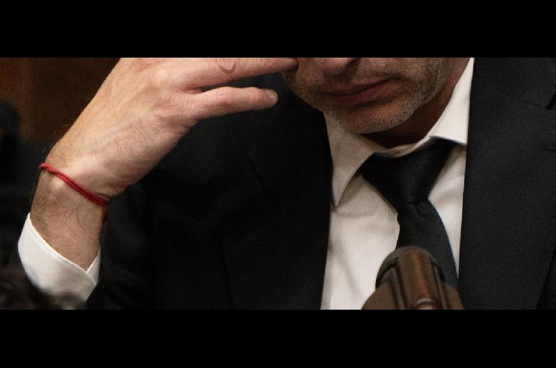 Quieacuten es y cuaacutento cobra el diputado libertario que se durmioacute en el Congreso