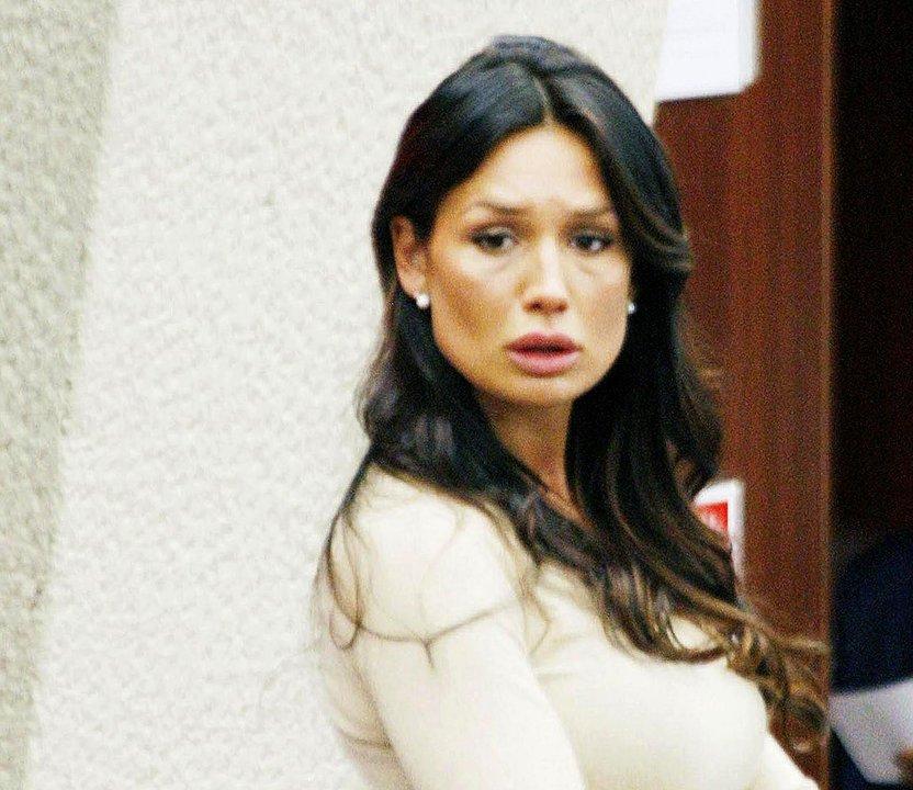 Indulto a organizadora de fiestas de Berlusconi provoca escaacutendalo en Uruguay por adopcioacuten irregular