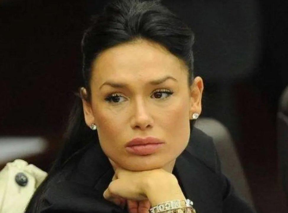 Nicole Minetti salioacute a hablar en defensa de su familia