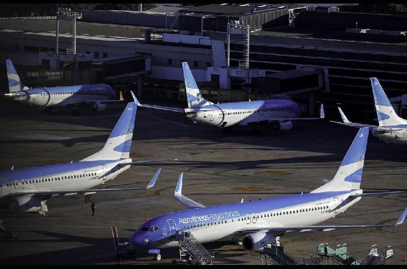 Aeroliacuteneas Argentinas preveacute transportar maacutes de 158000 pasajeros durante el fin de semana largo