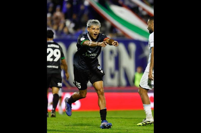 Veacutelez derrotoacute a Gimnasia y Tiro y podriacutea medirse con Boca en los octavos de la Copa Argentina