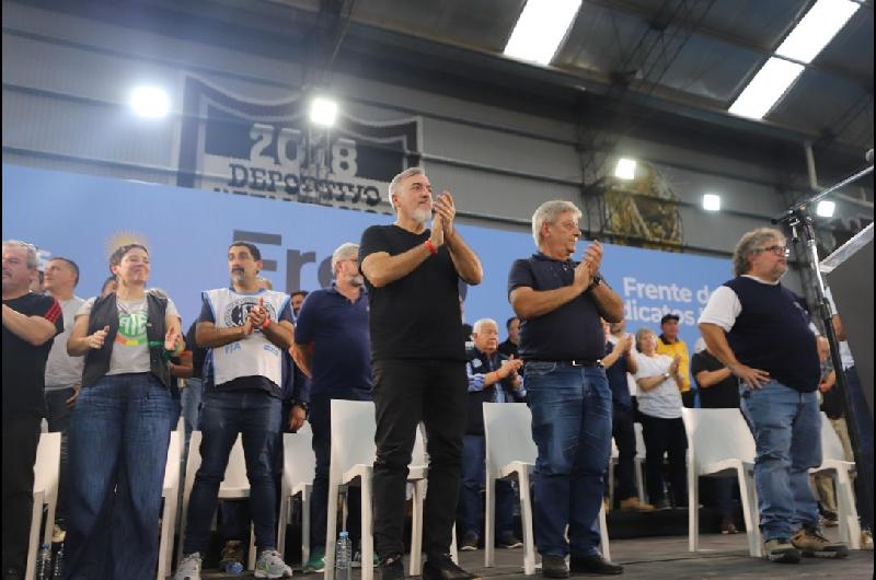 Los sindicalistas ldquodurosrdquo se reunieron y pidieron a la CGT que se endurezca- ldquoBasta de marchitas de mierdardquo 
